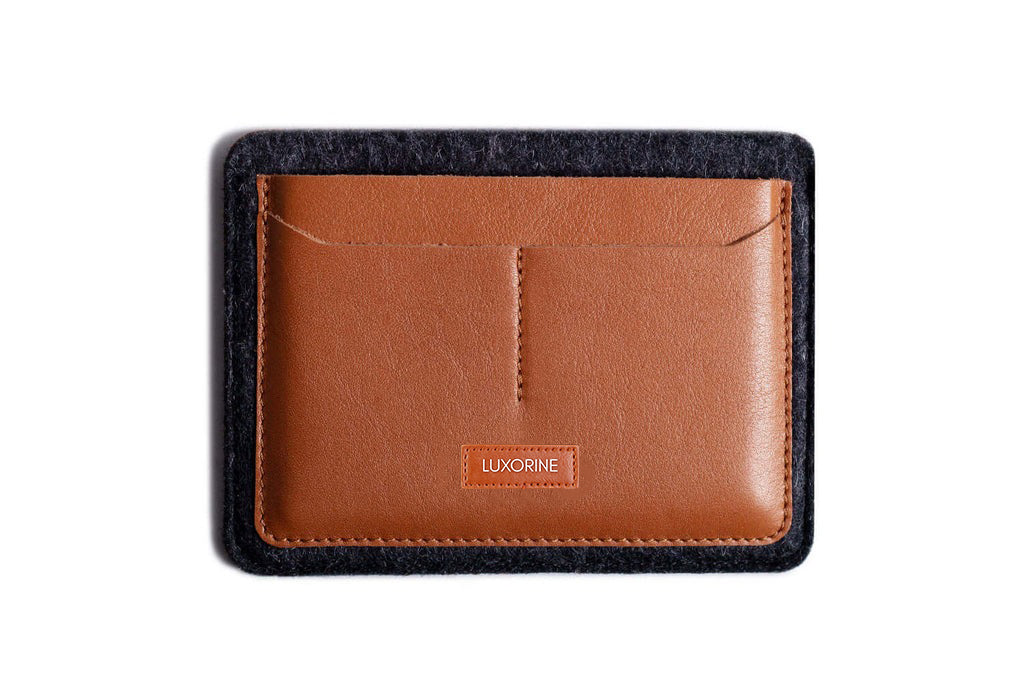 Flat Leather Passport Holder – Tan/Black Felt
